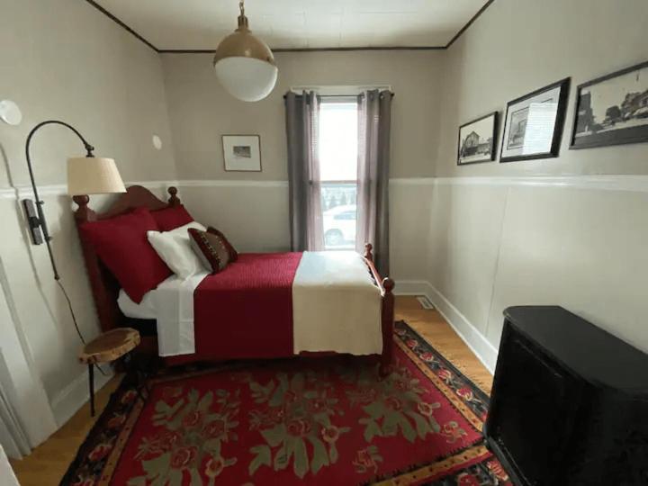 Cozy 3 & 4 Bed Home 2 Blocks To Hospitals & Lambeau Green Bay Exterior foto