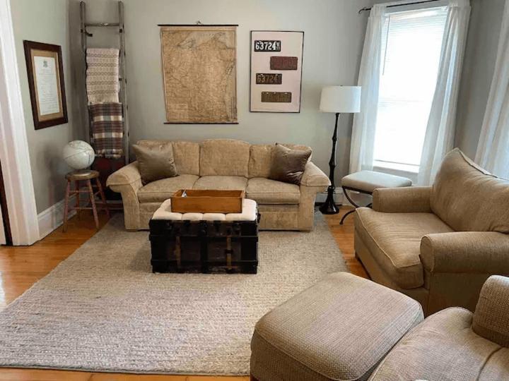 Cozy 3 & 4 Bed Home 2 Blocks To Hospitals & Lambeau Green Bay Exterior foto
