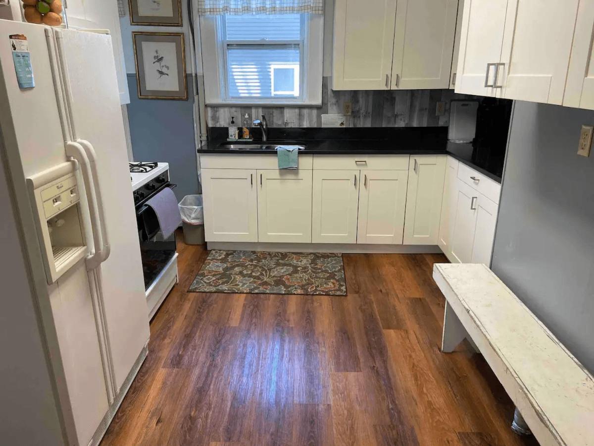 Cozy 3 & 4 Bed Home 2 Blocks To Hospitals & Lambeau Green Bay Exterior foto