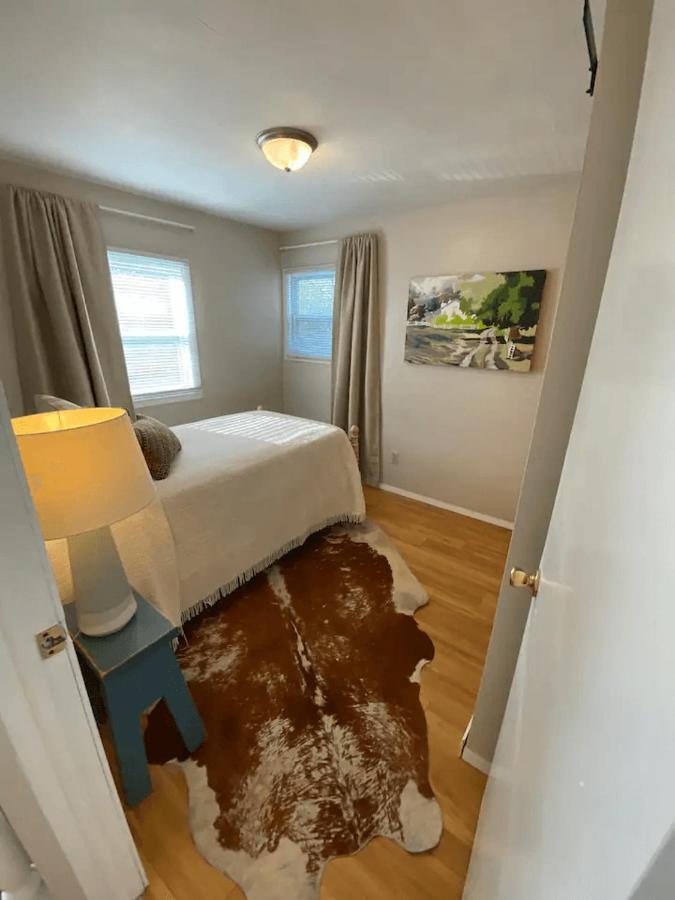 Cozy 3 & 4 Bed Home 2 Blocks To Hospitals & Lambeau Green Bay Exterior foto