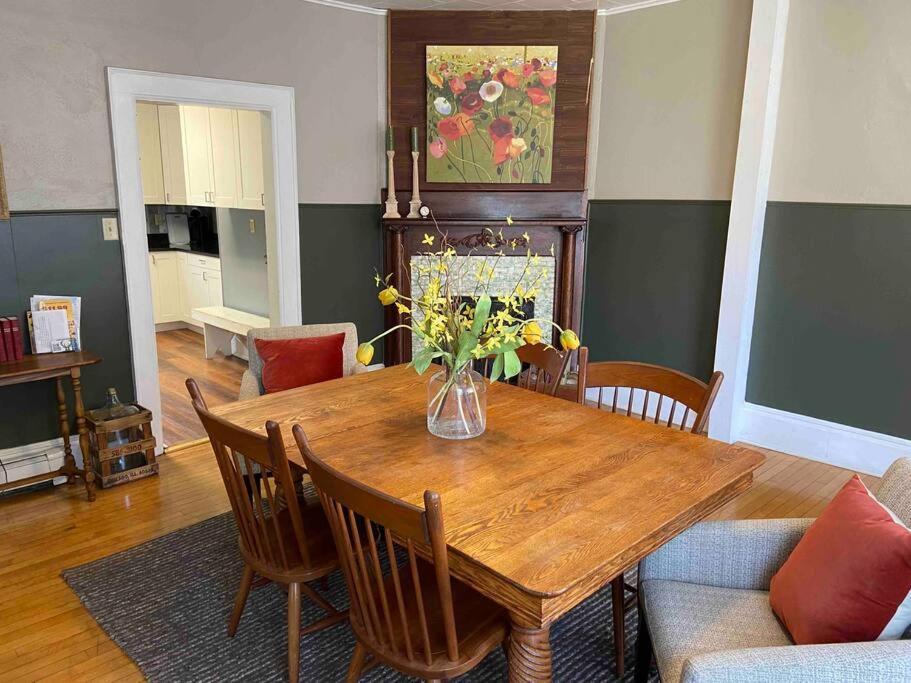 Cozy 3 & 4 Bed Home 2 Blocks To Hospitals & Lambeau Green Bay Exterior foto